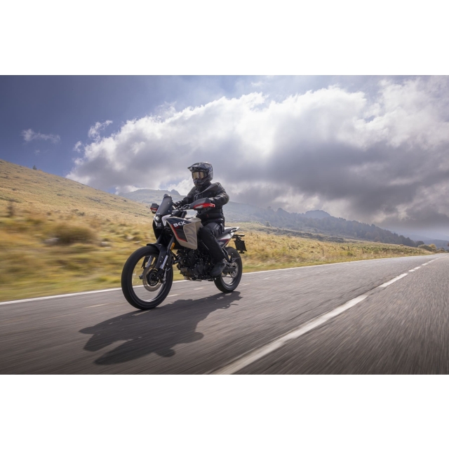 Benelli BKX 125 adventure, brązowy / Dune Sea